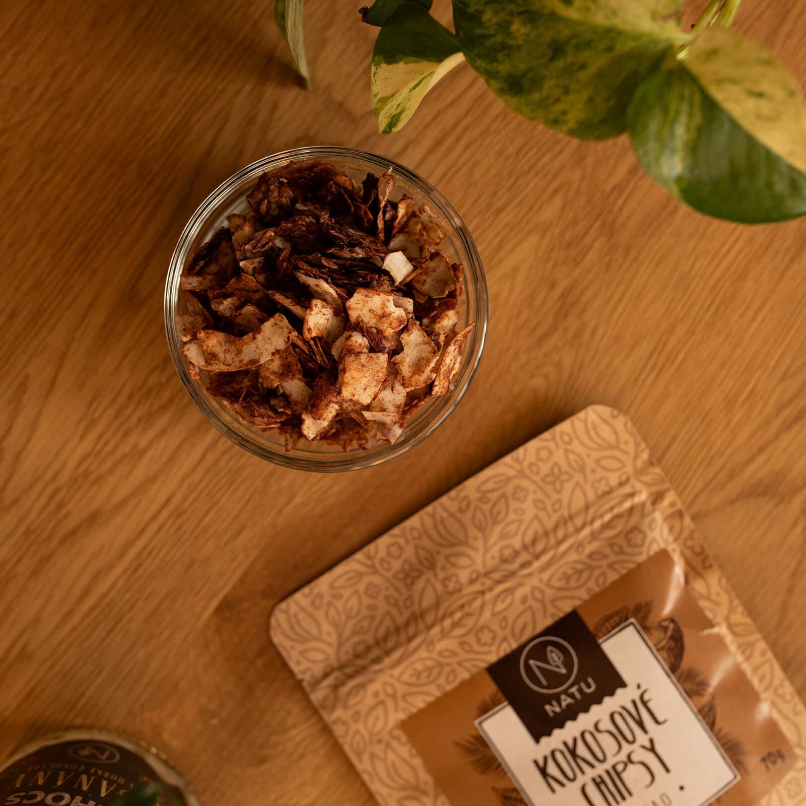 NATU Kokosové chipsy kakao BIO 70 g - náhled 3