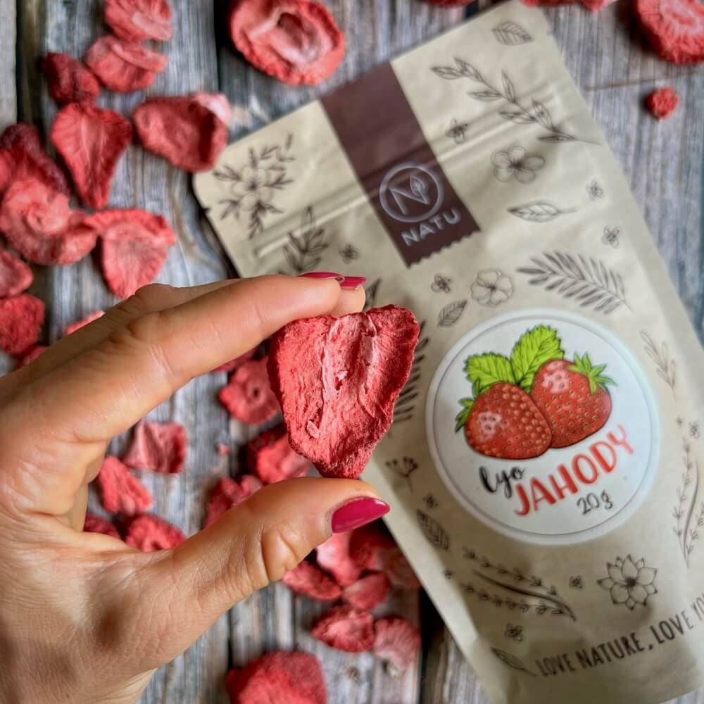 NATU Lyofilizované jahody plátky 20g - náhled 4