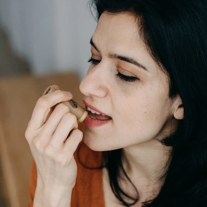 Alma balzám na rty Jedle bělokorá 12ml - náhled 4