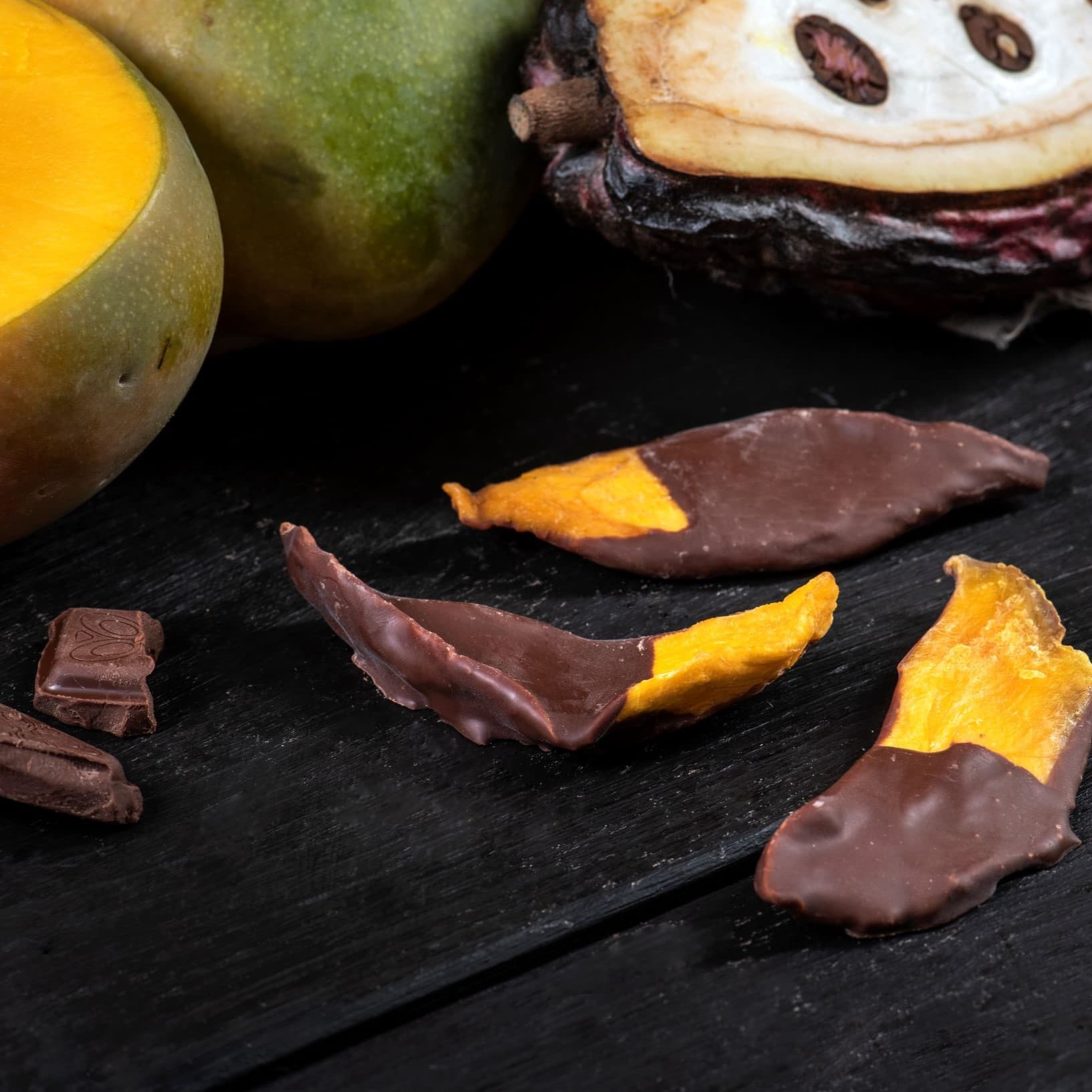 NATU Mango plátky polomáčené 50% hořká čokoláda 120g - náhled 3