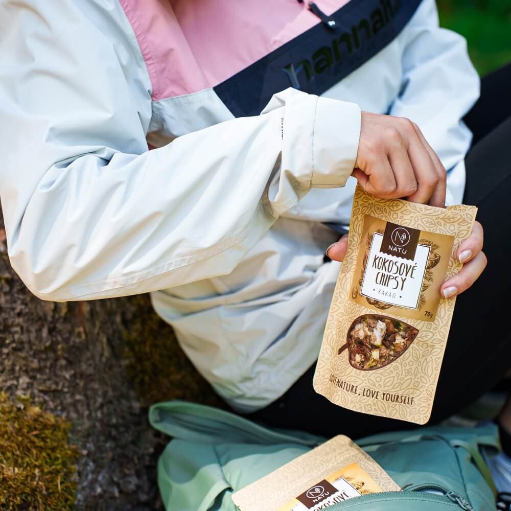 NATU Kokosové chipsy kakao BIO 70 g - náhled 4