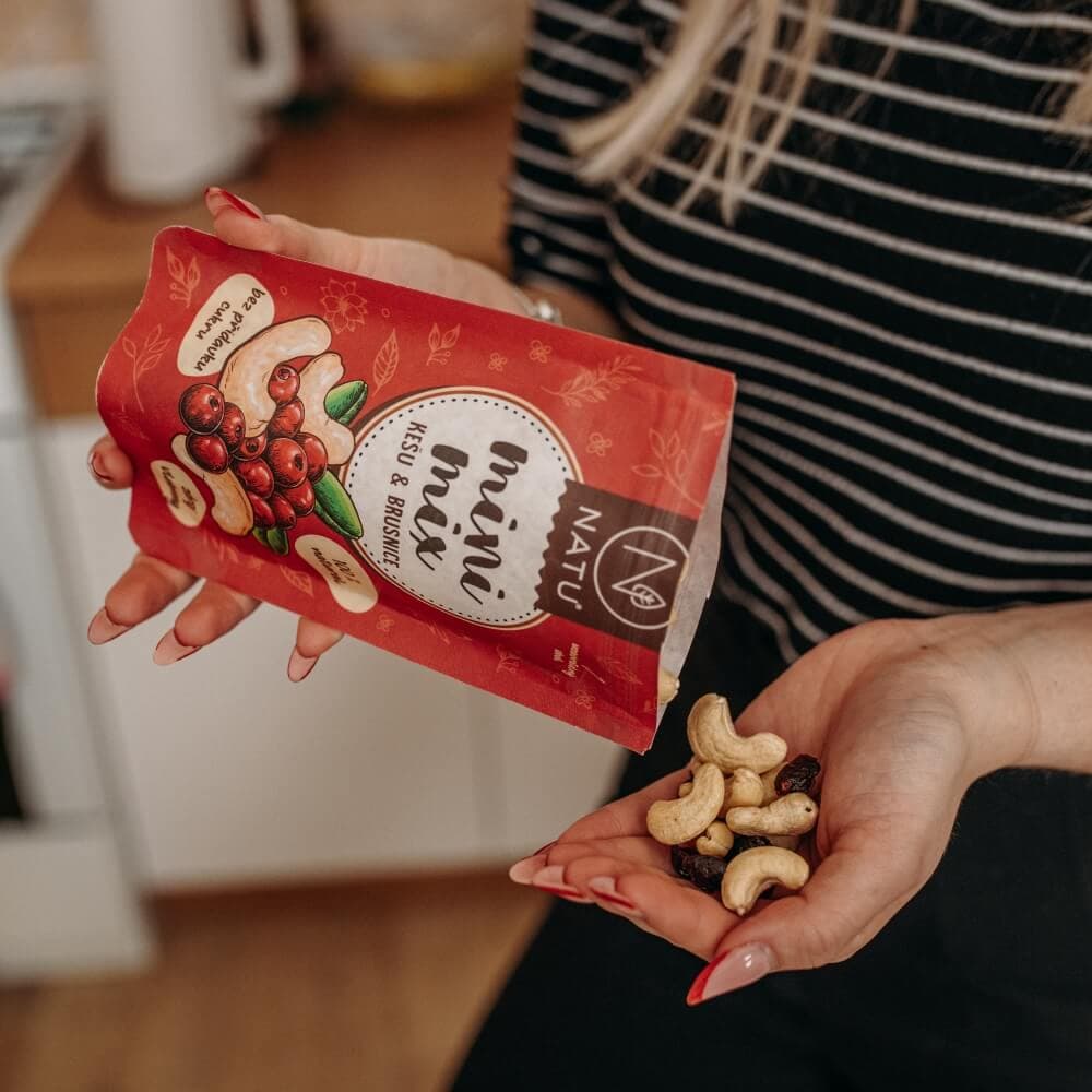 NATU Mini mix kešu a brusinky 80g - náhled 5