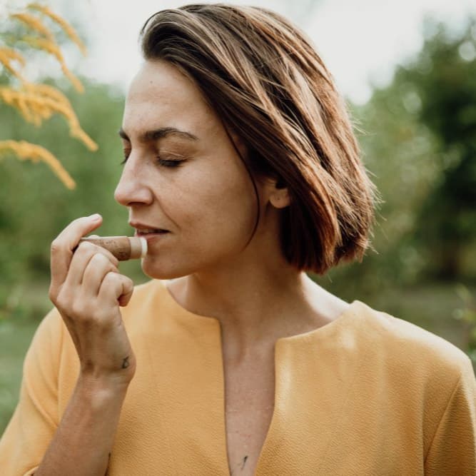 Alma balzám na rty Vanilková máta 12ml - náhled 2