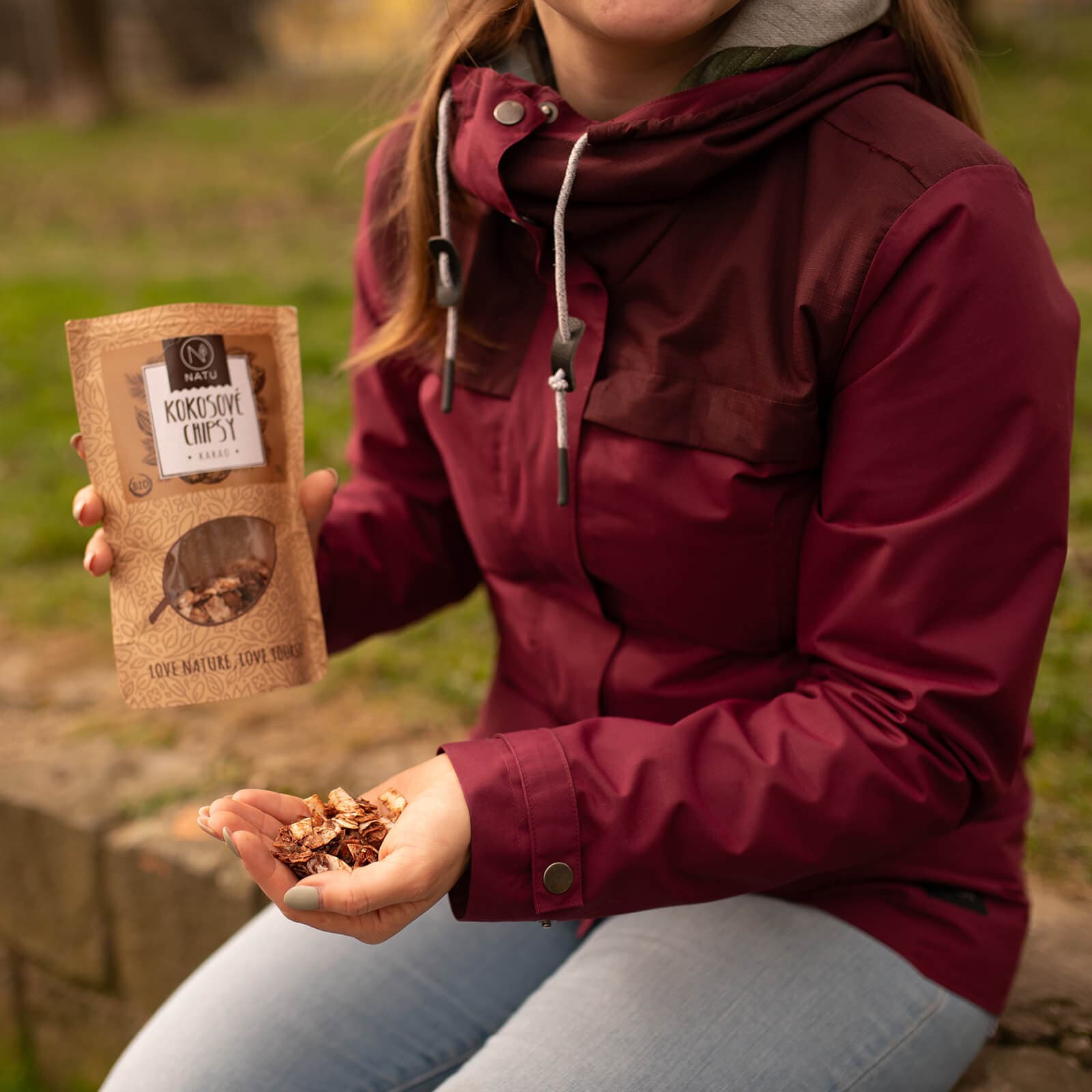 NATU Kokosové chipsy kakao BIO 70 g - náhled 4