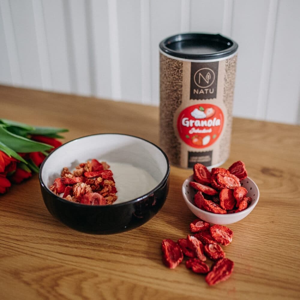 NATU Jahodová granola s mandlemi 250g - náhled 5