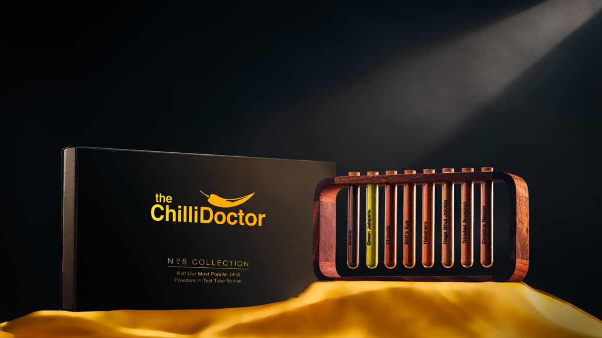 The Chilli Doctor - Prémiová chilli kolekce v Mahagonovém stojanu - náhled 2